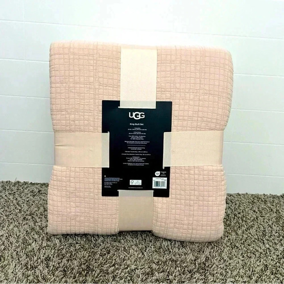 NWT UGG ® KING CAMPO QUILT 3 Pc SET "Himalayan Salt" Soft Pink - Picture 3 of 6